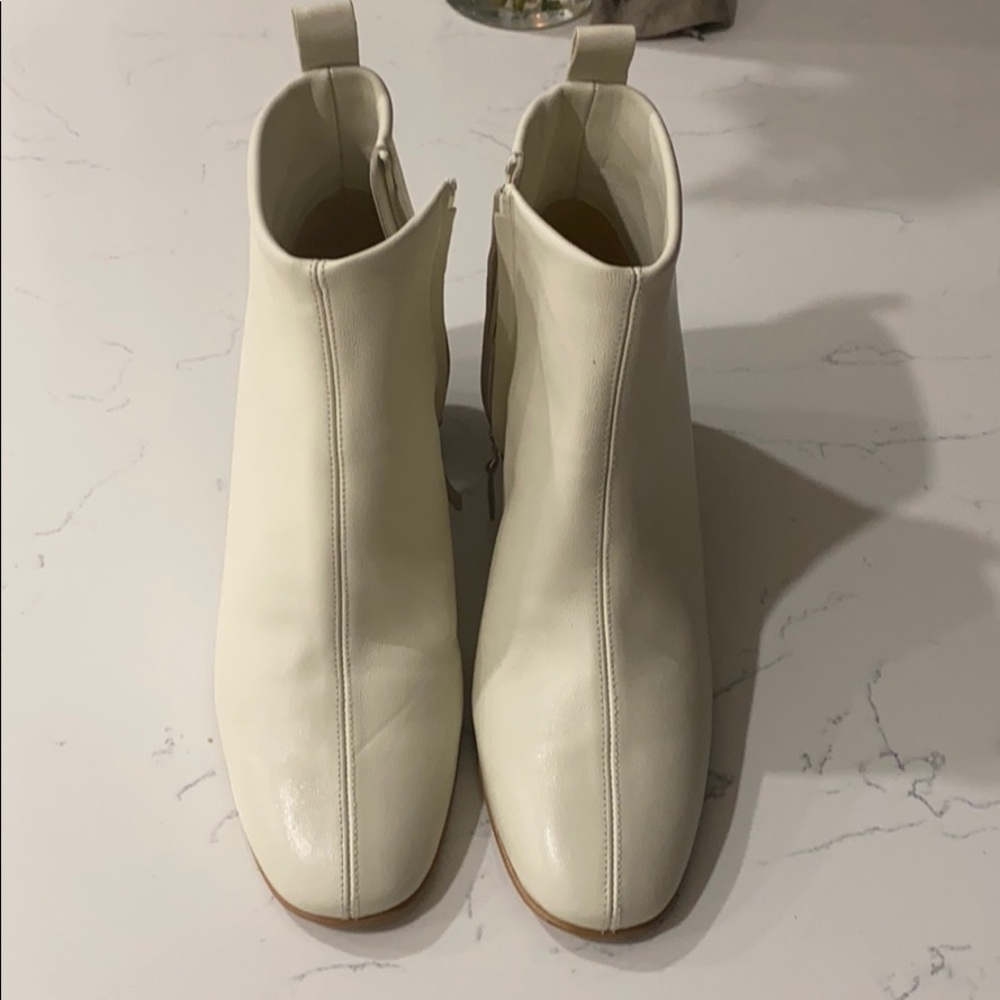 Everlane White booties size 9